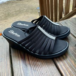 2017 Skechers Gem Sandals Black Size 10 NWT